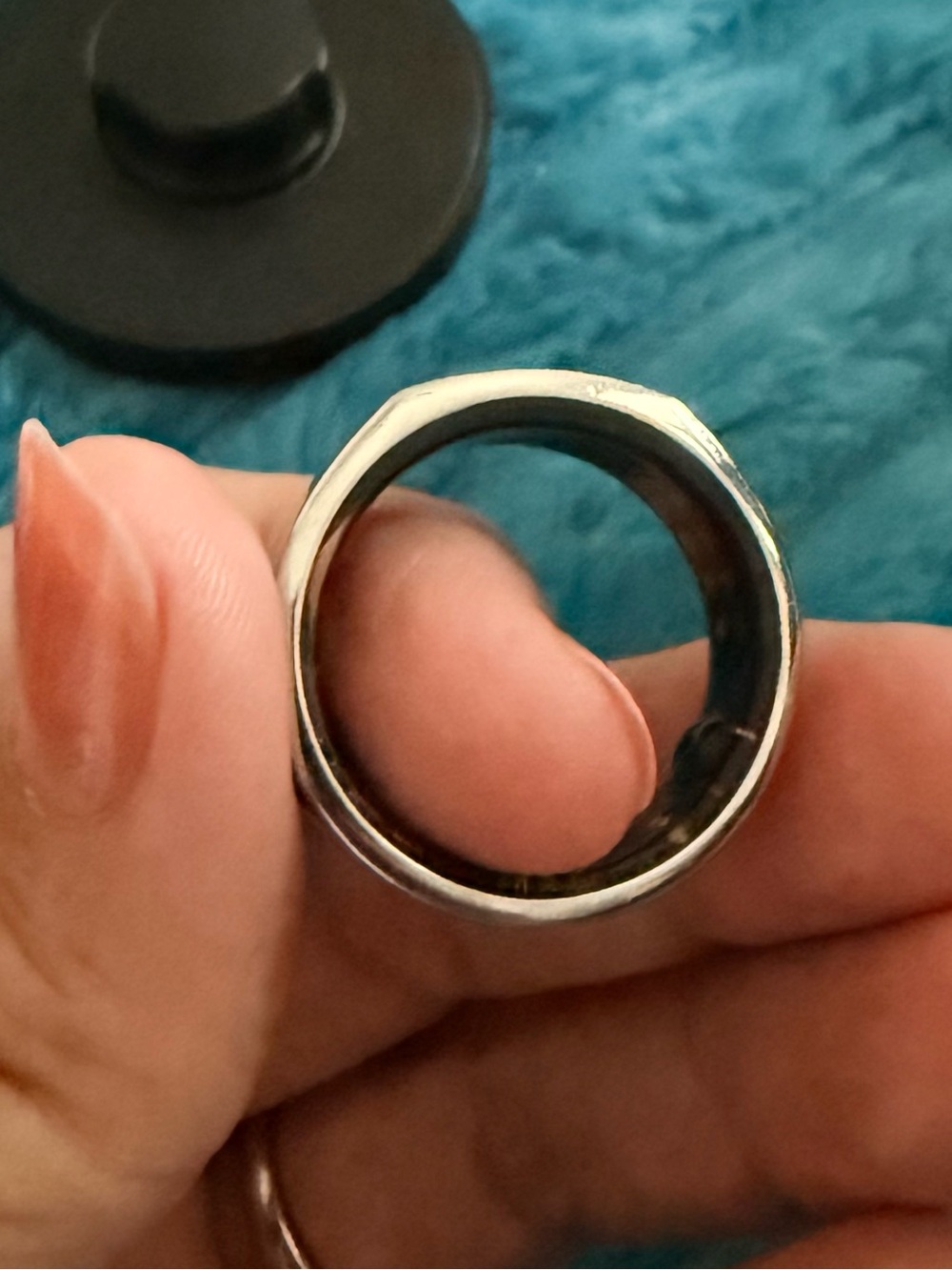 Size 11–Oura Silver Smart Ring - Picture 7 of 11